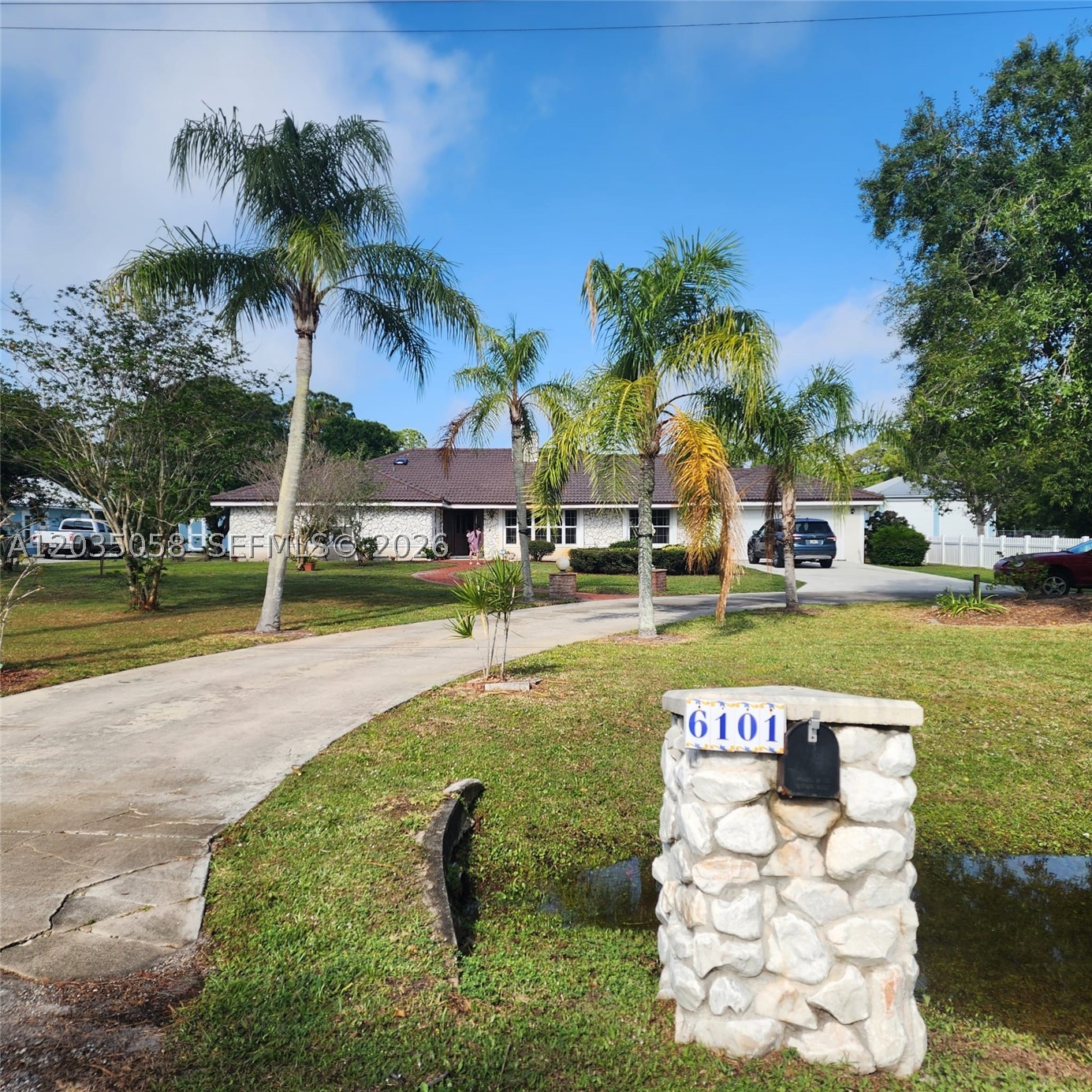 INDIAN RIVER ESTATES UNIT - Residential Lease