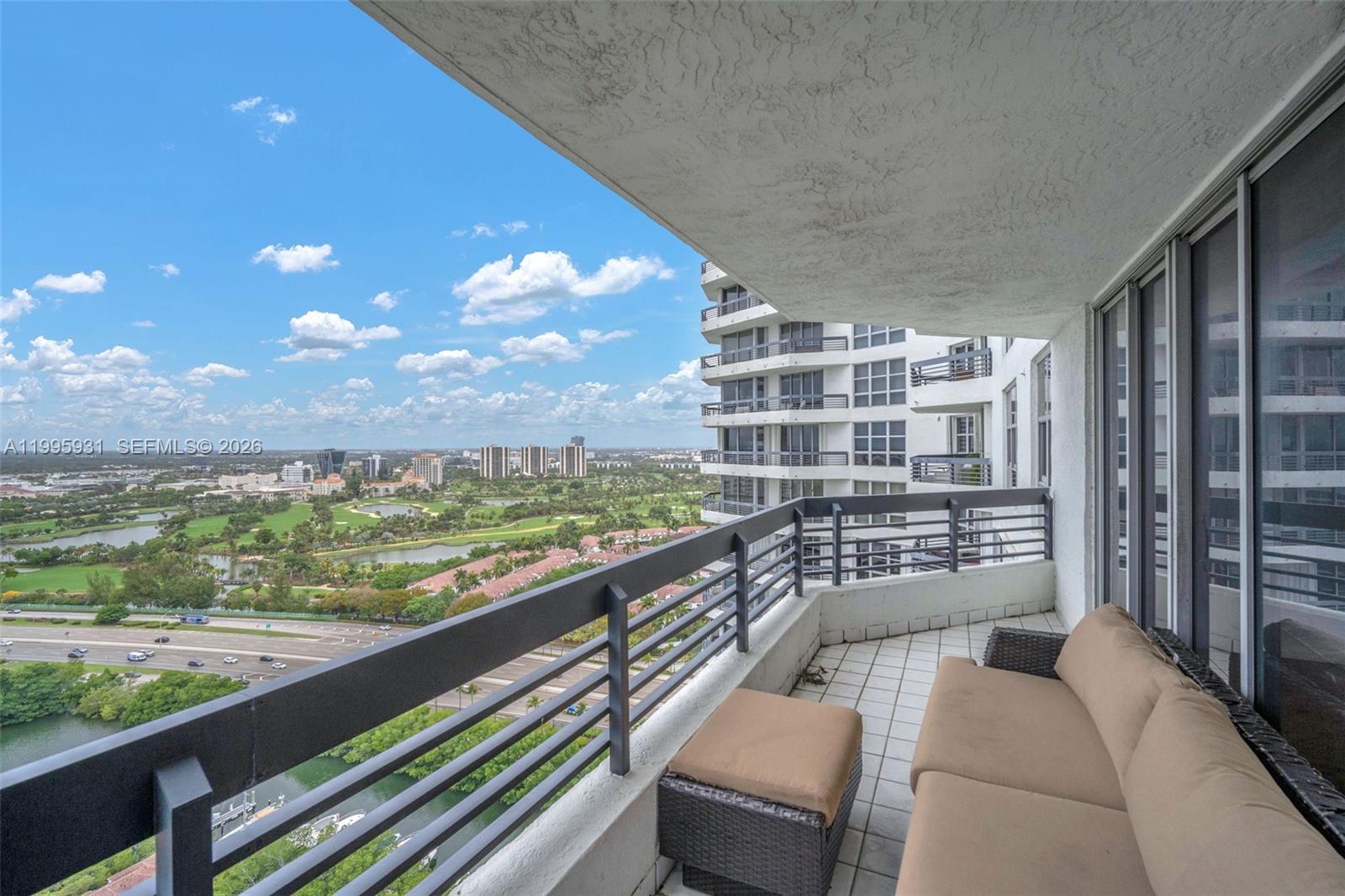 MYSTIC POINTE TOWER 400 C - Residential