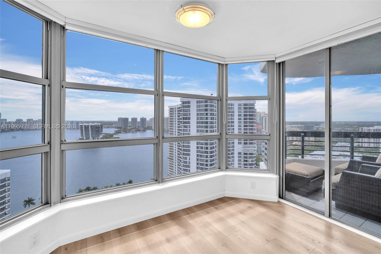 MYSTIC POINTE TOWER 400 C - Residential