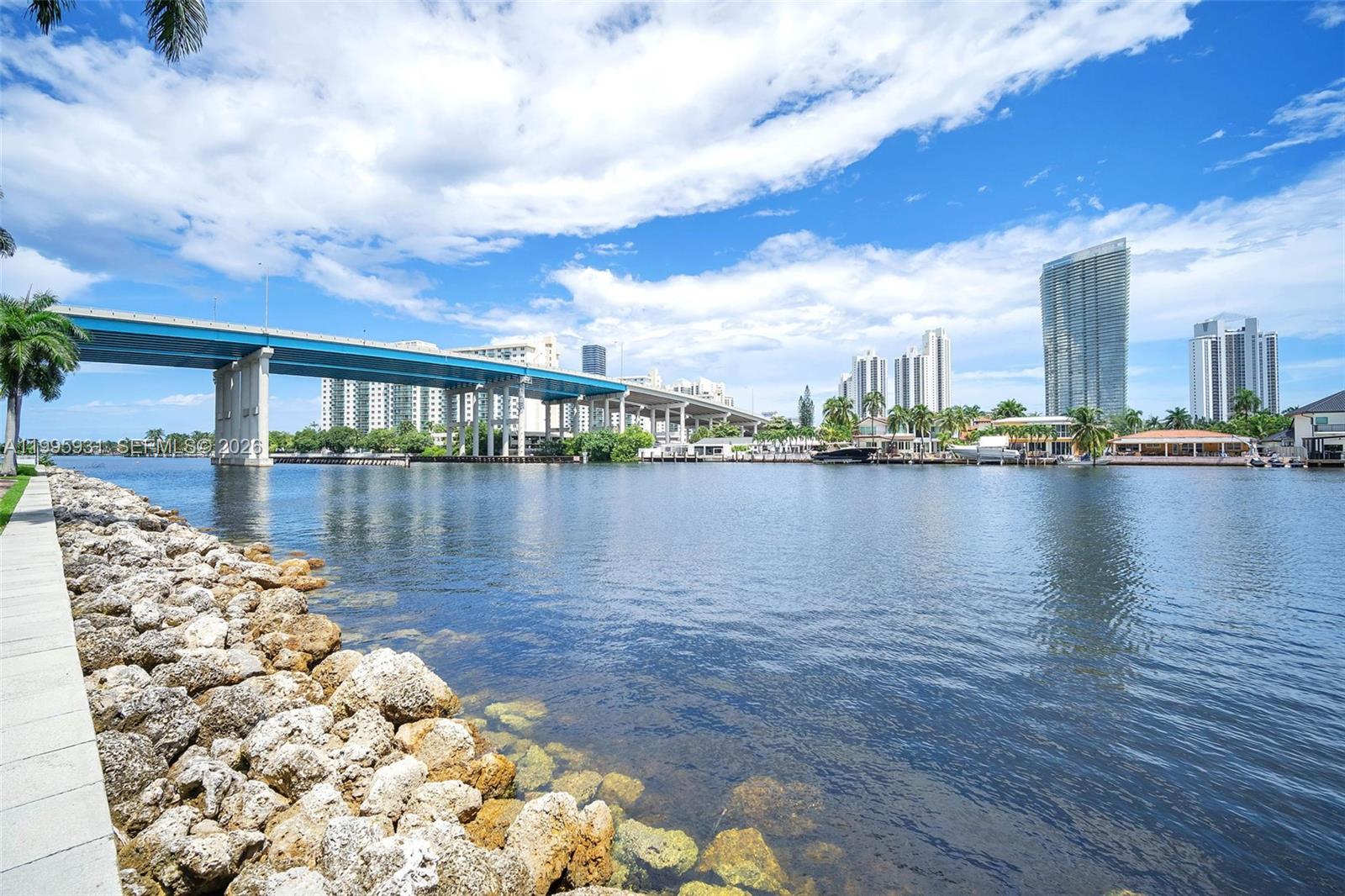 MYSTIC POINTE TOWER 400 C - Residential