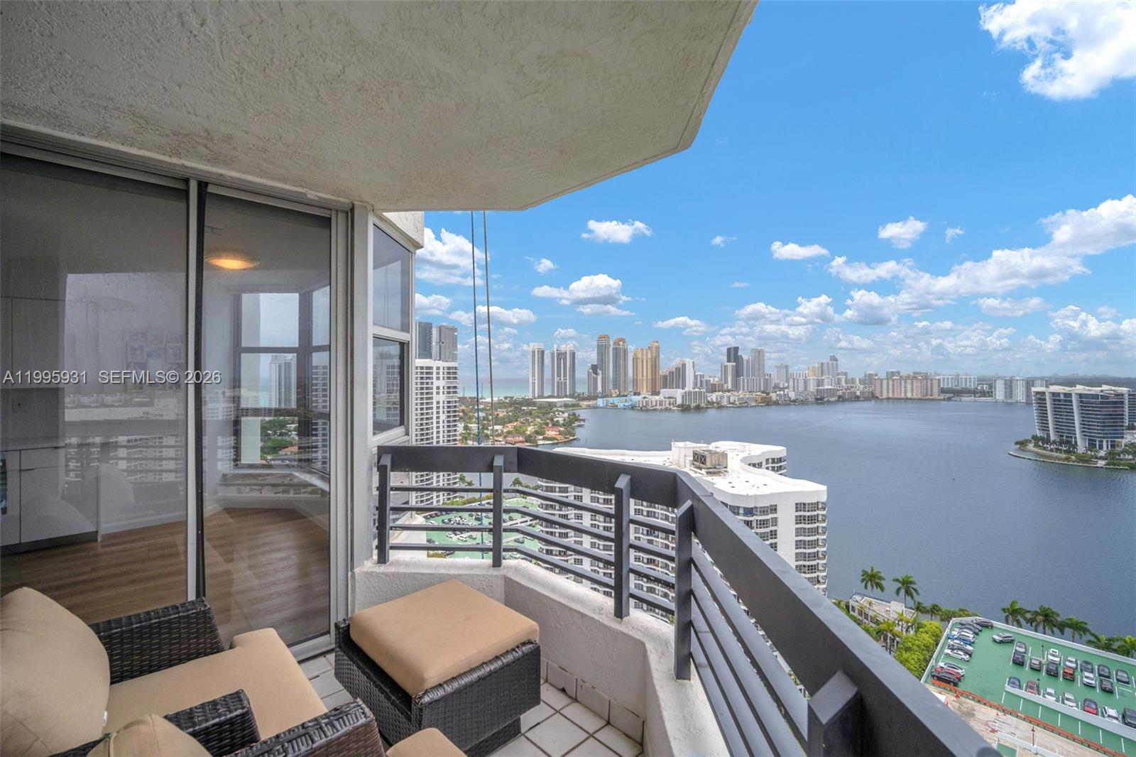 MYSTIC POINTE TOWER 400 C - Residential