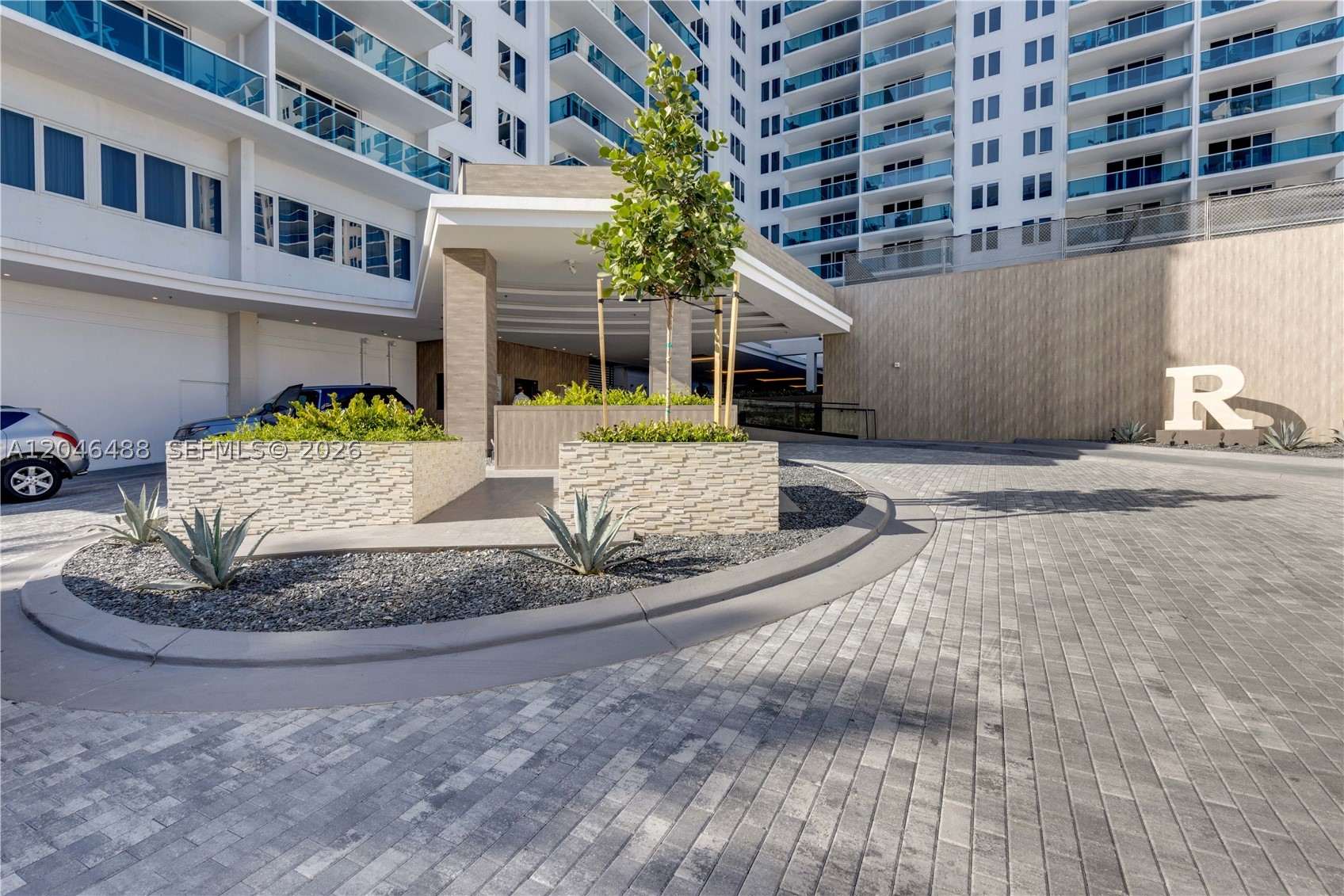 RONEY PALACE CONDO - Residential