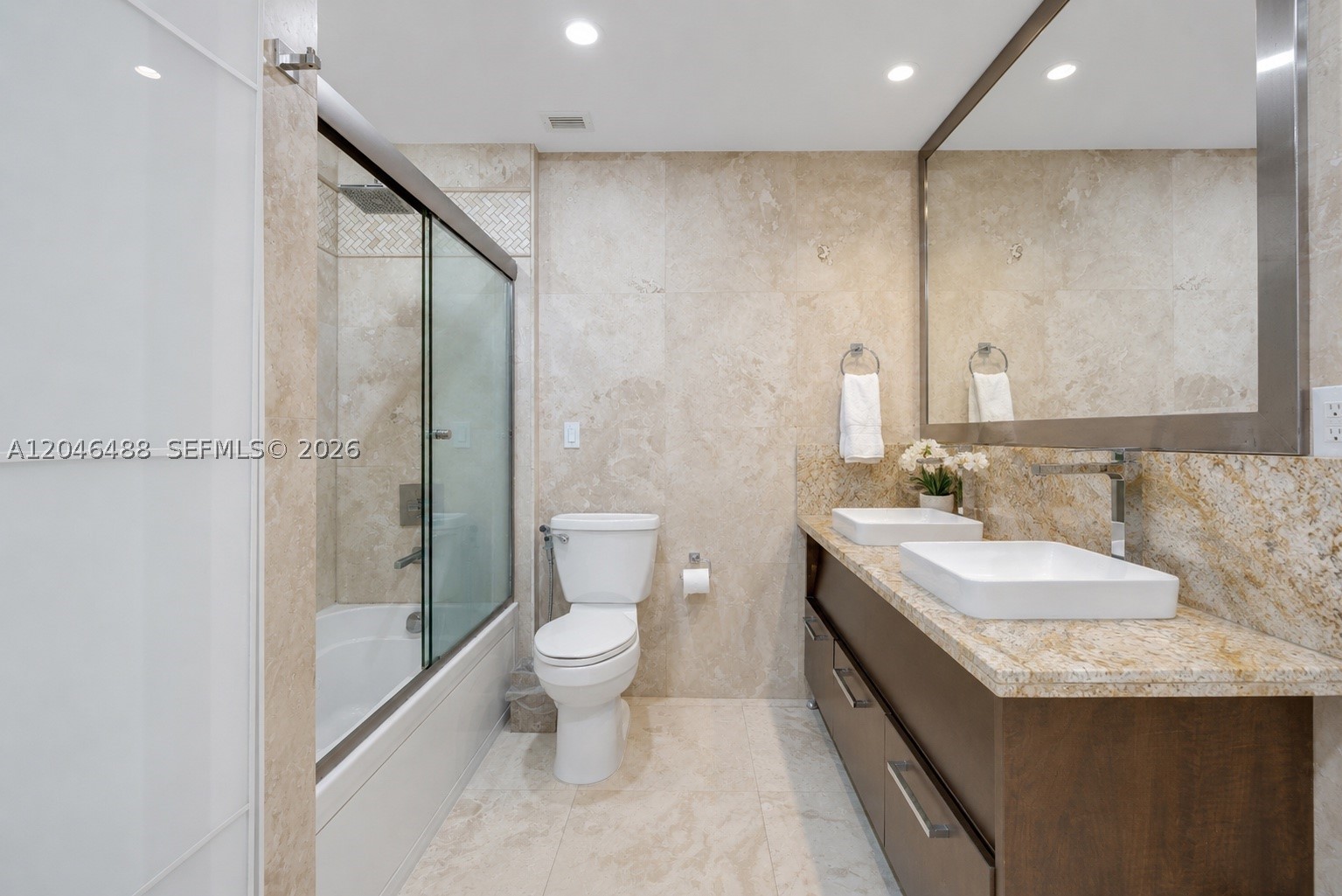 RONEY PALACE CONDO - Residential
