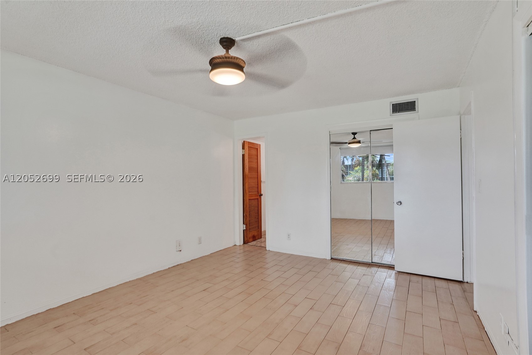 DEERFIELD LAKE CONDOMINIU - Residential