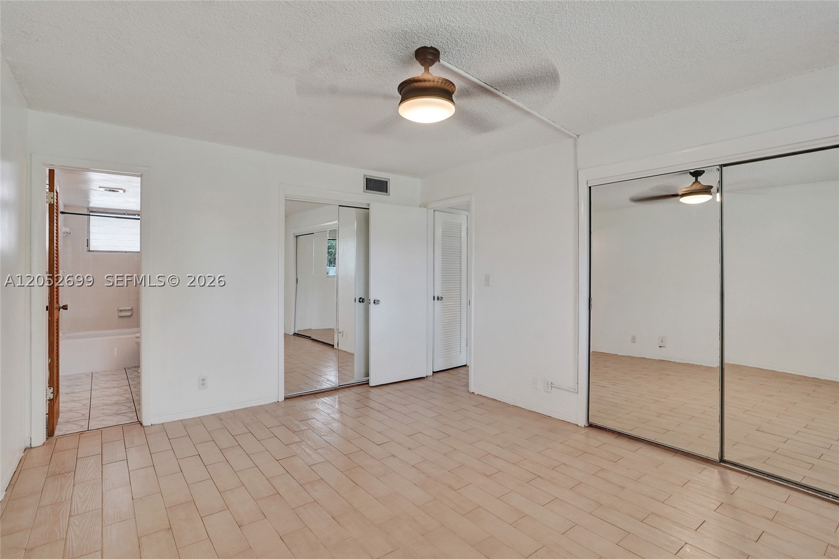 DEERFIELD LAKE CONDOMINIU - Residential