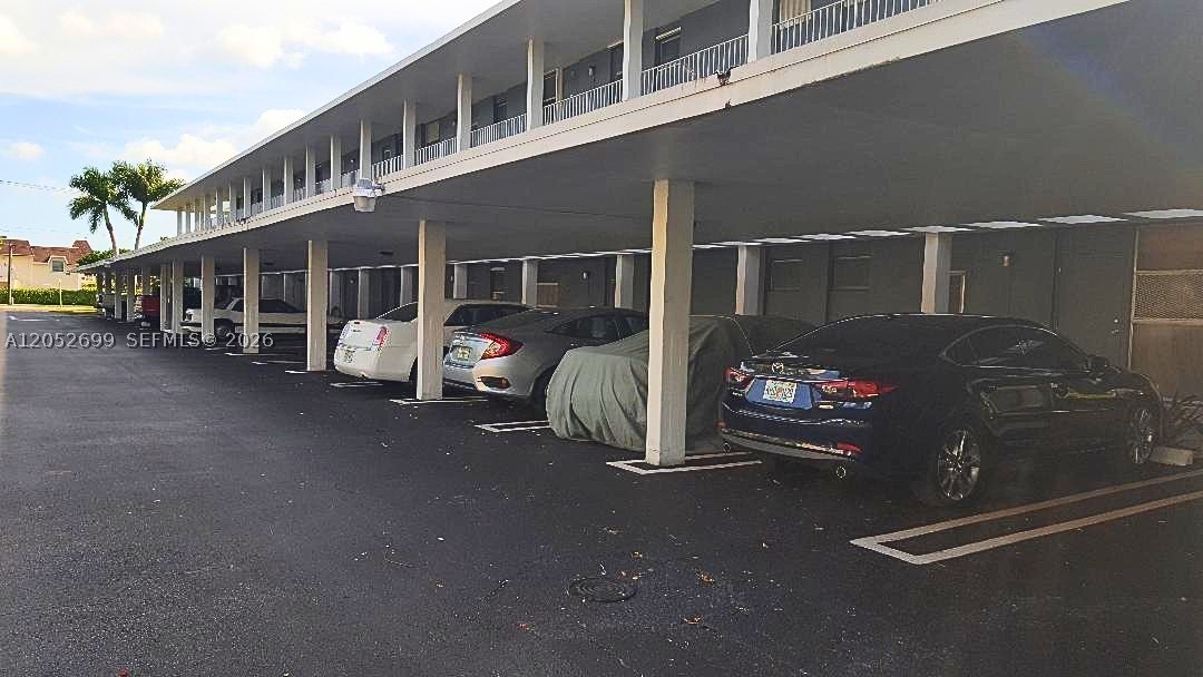 DEERFIELD LAKE CONDOMINIU - Residential