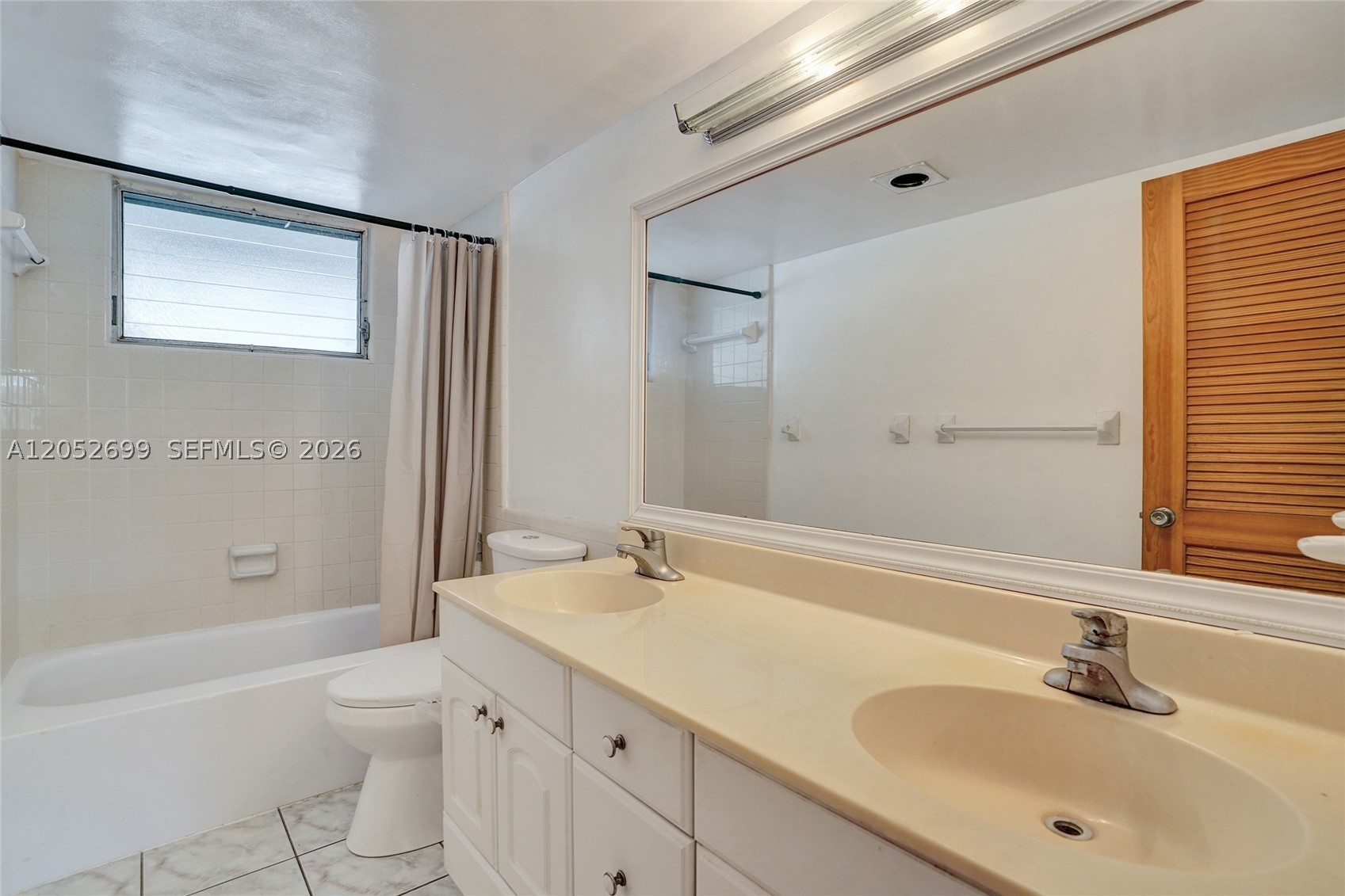 DEERFIELD LAKE CONDOMINIU - Residential