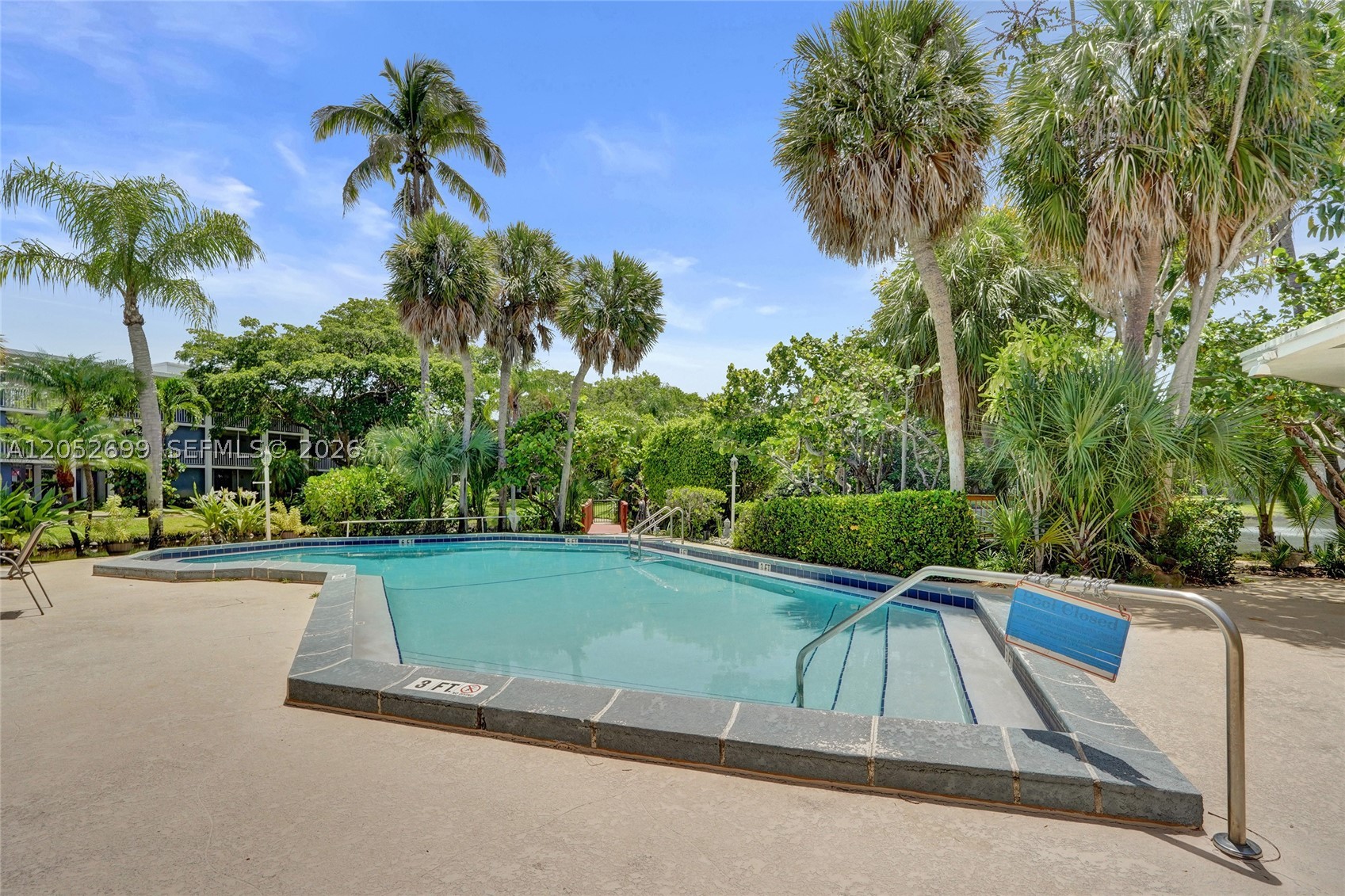 DEERFIELD LAKE CONDOMINIU - Residential