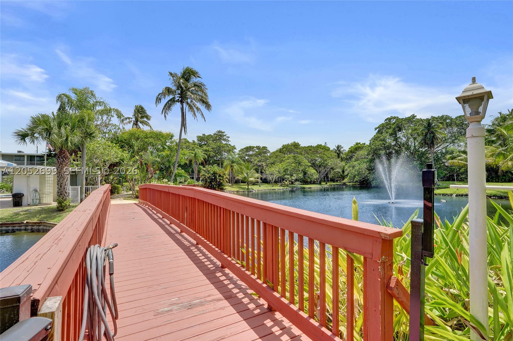 DEERFIELD LAKE CONDOMINIU - Residential