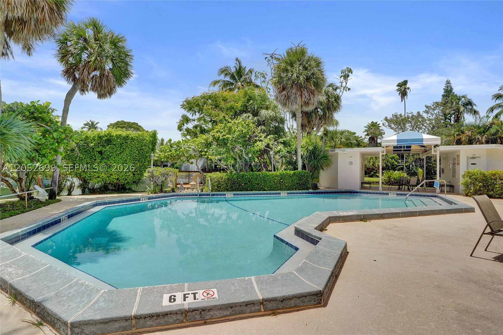 DEERFIELD LAKE CONDOMINIU - Residential