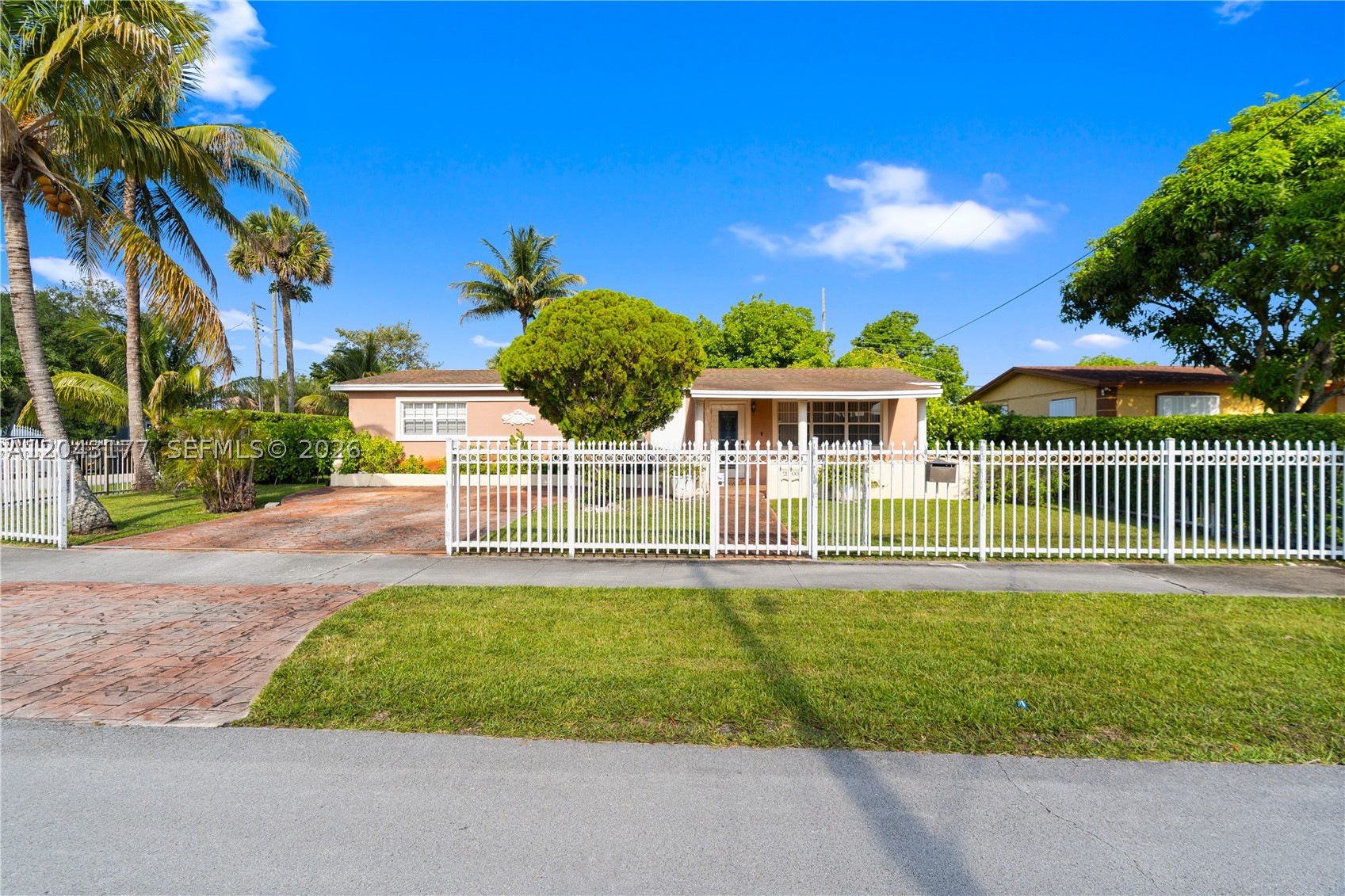 LAKE LUCERNE SEC 4 - Residential