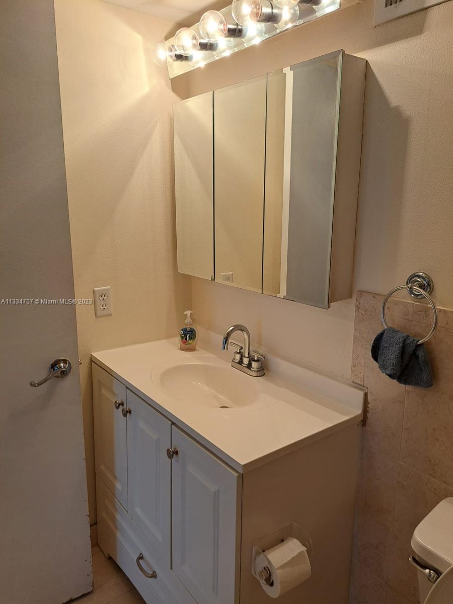 DESOTO PARK NORTH CONDO - Residential Lease