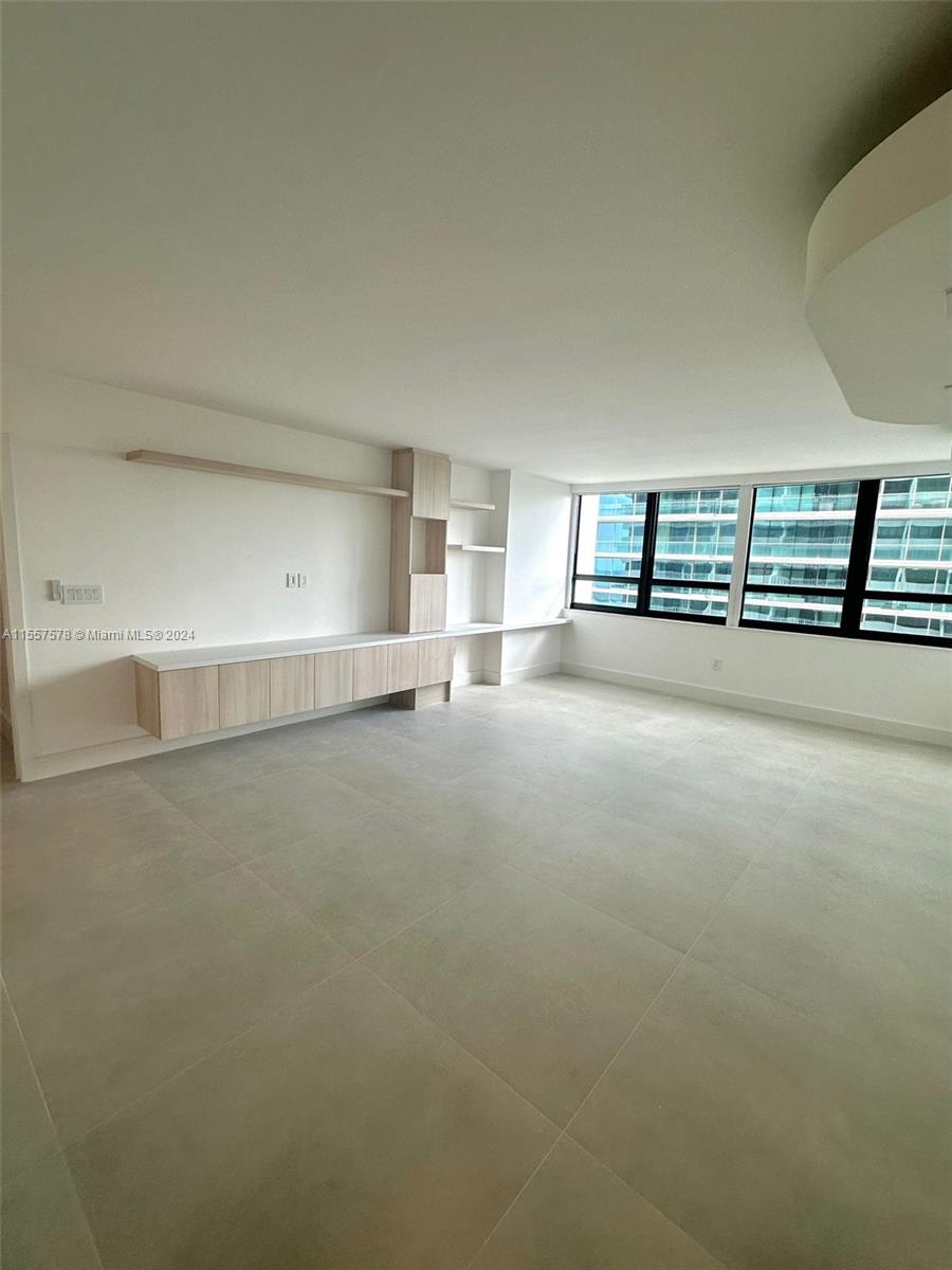 KENILWORTH CONDO - Residential Lease