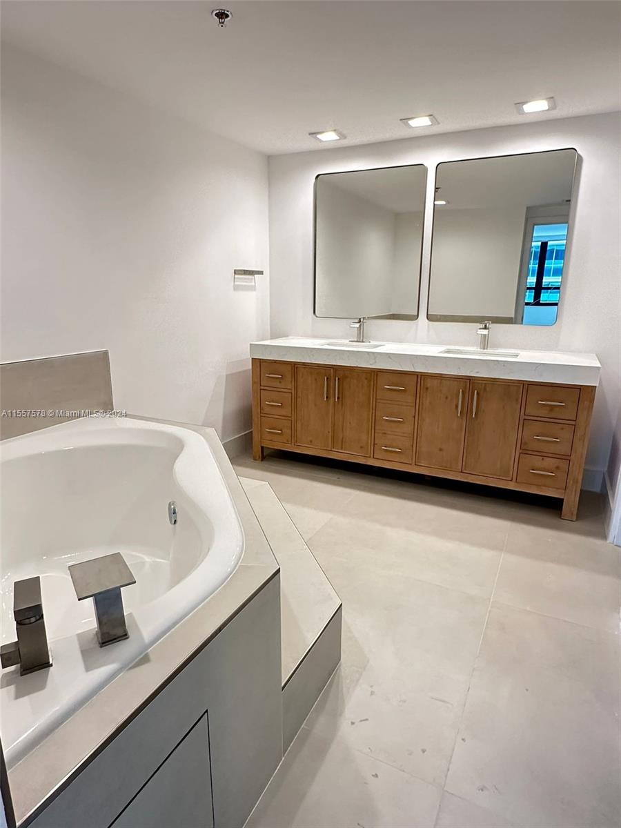 KENILWORTH CONDO - Residential Lease