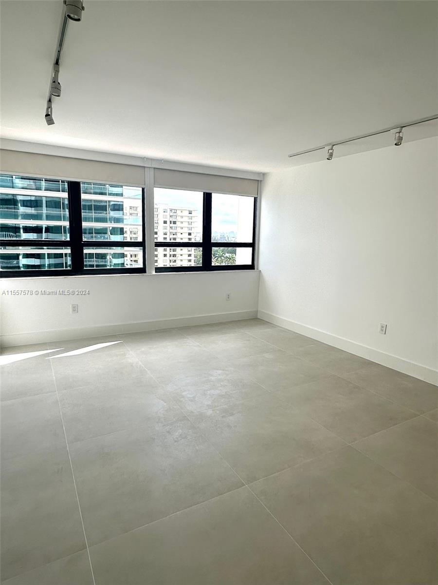 KENILWORTH CONDO - Residential Lease