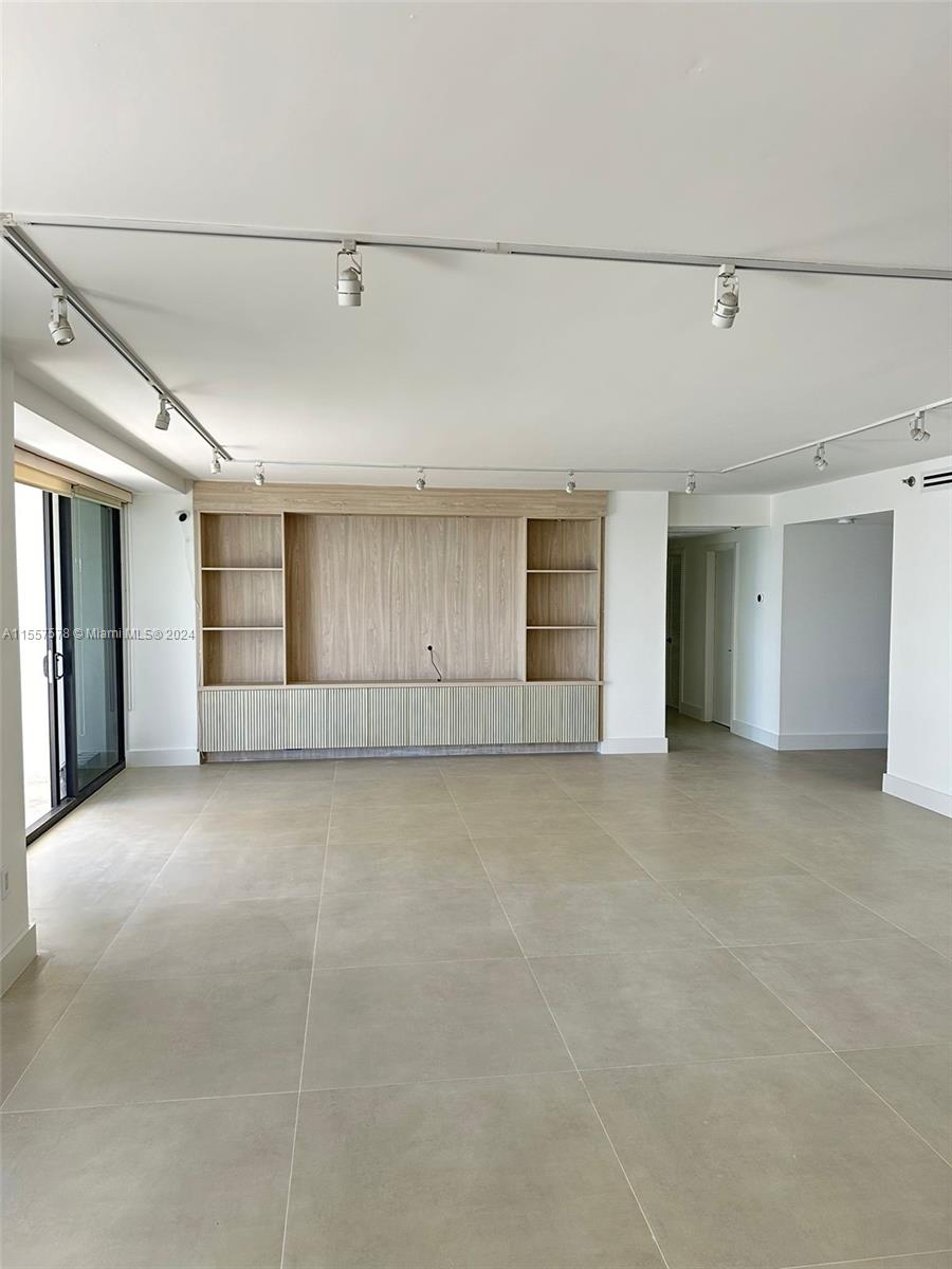 KENILWORTH CONDO - Residential Lease