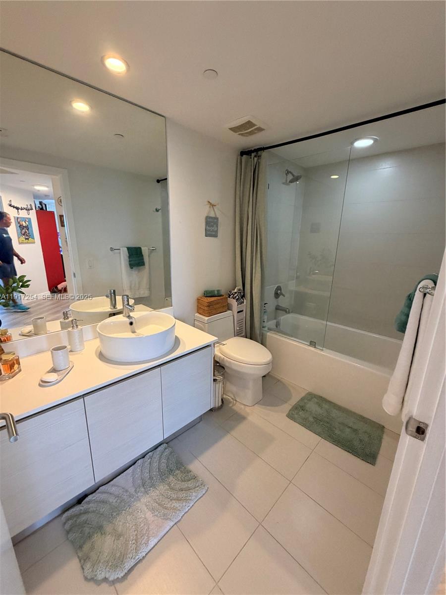 4250 BISCAYNE BOULEVARD C - Residential