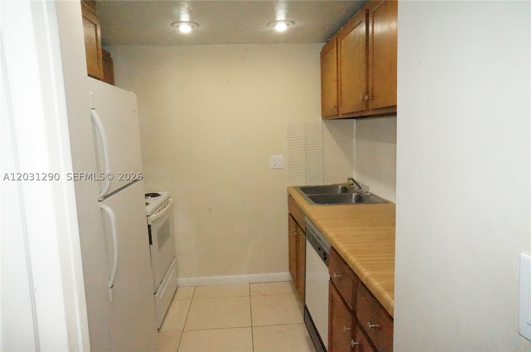 INTERNATIONAL VILLAGE AT - Residential Lease
