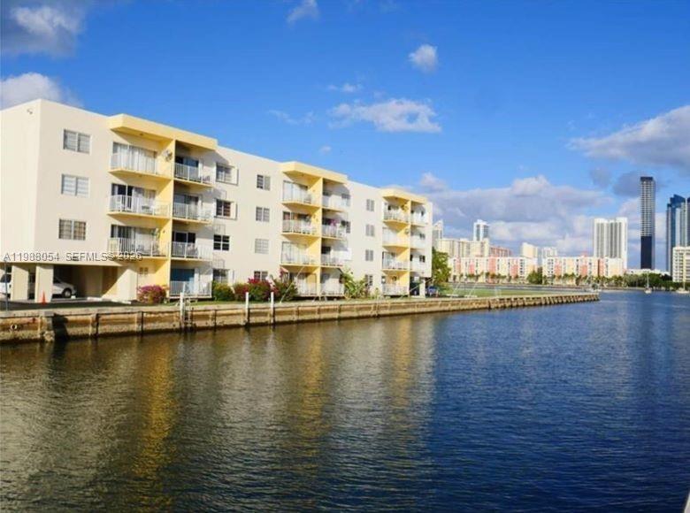 LA MAR BREEZE WATER VIEWS - Residential