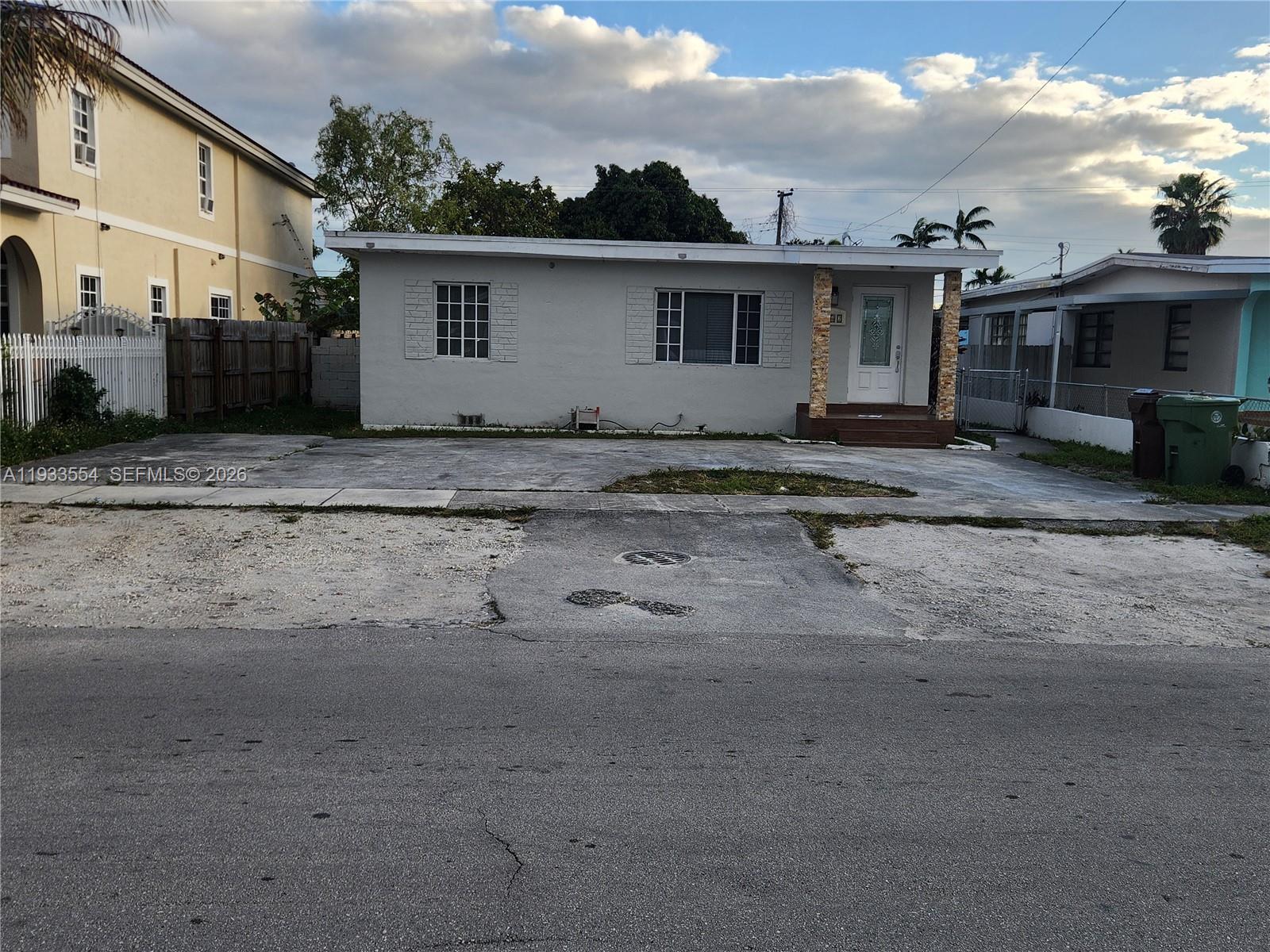 FLAMINGO ESTATES - Residential Lease