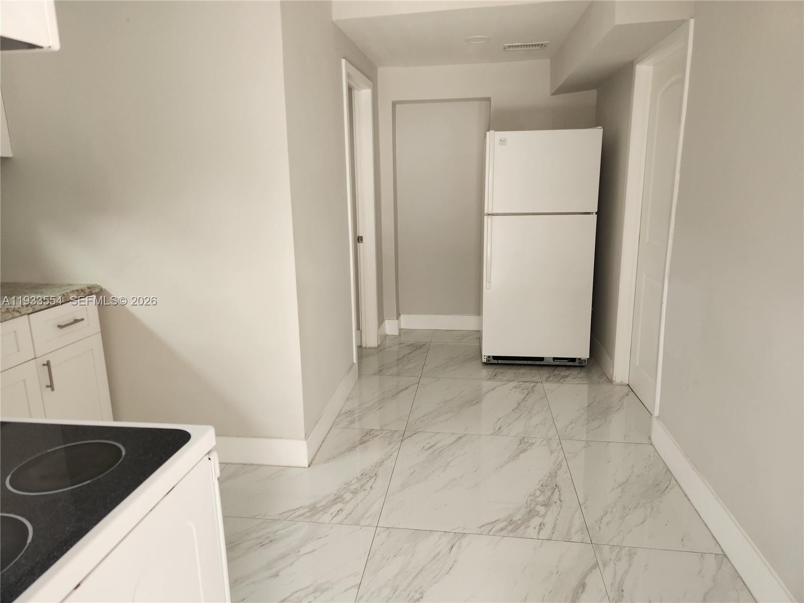 FLAMINGO ESTATES - Residential Lease
