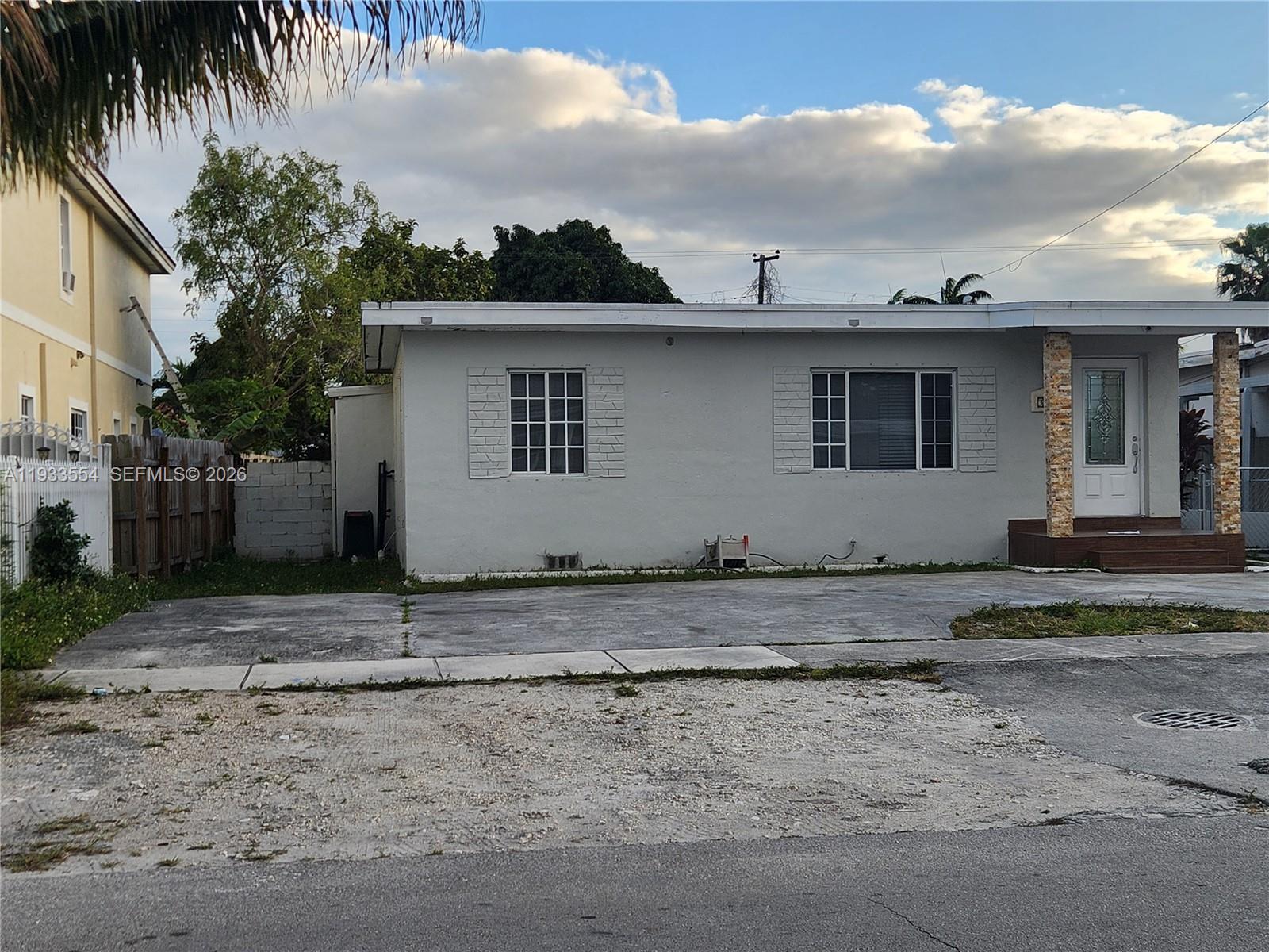 FLAMINGO ESTATES - Residential Lease