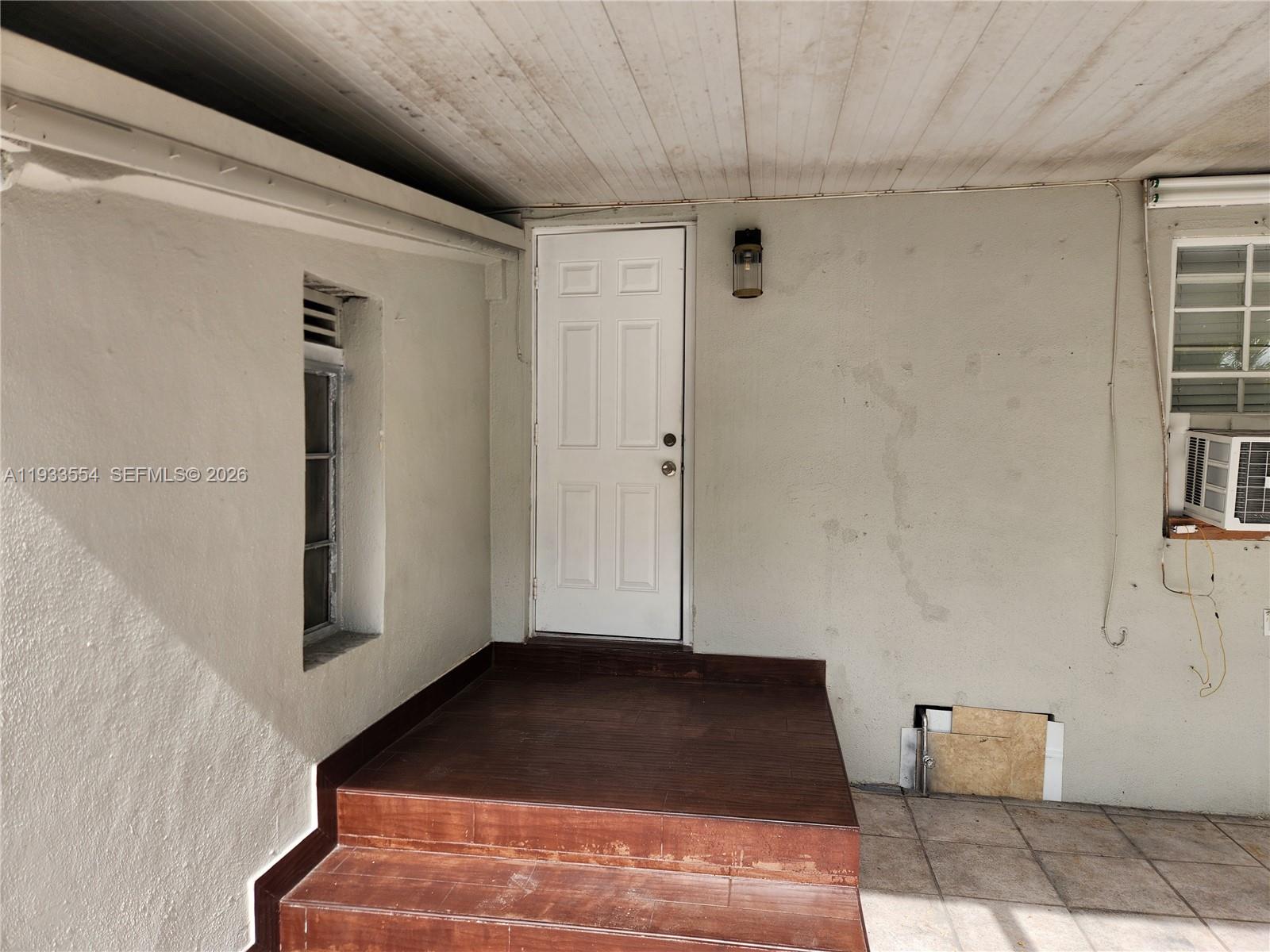 FLAMINGO ESTATES - Residential Lease