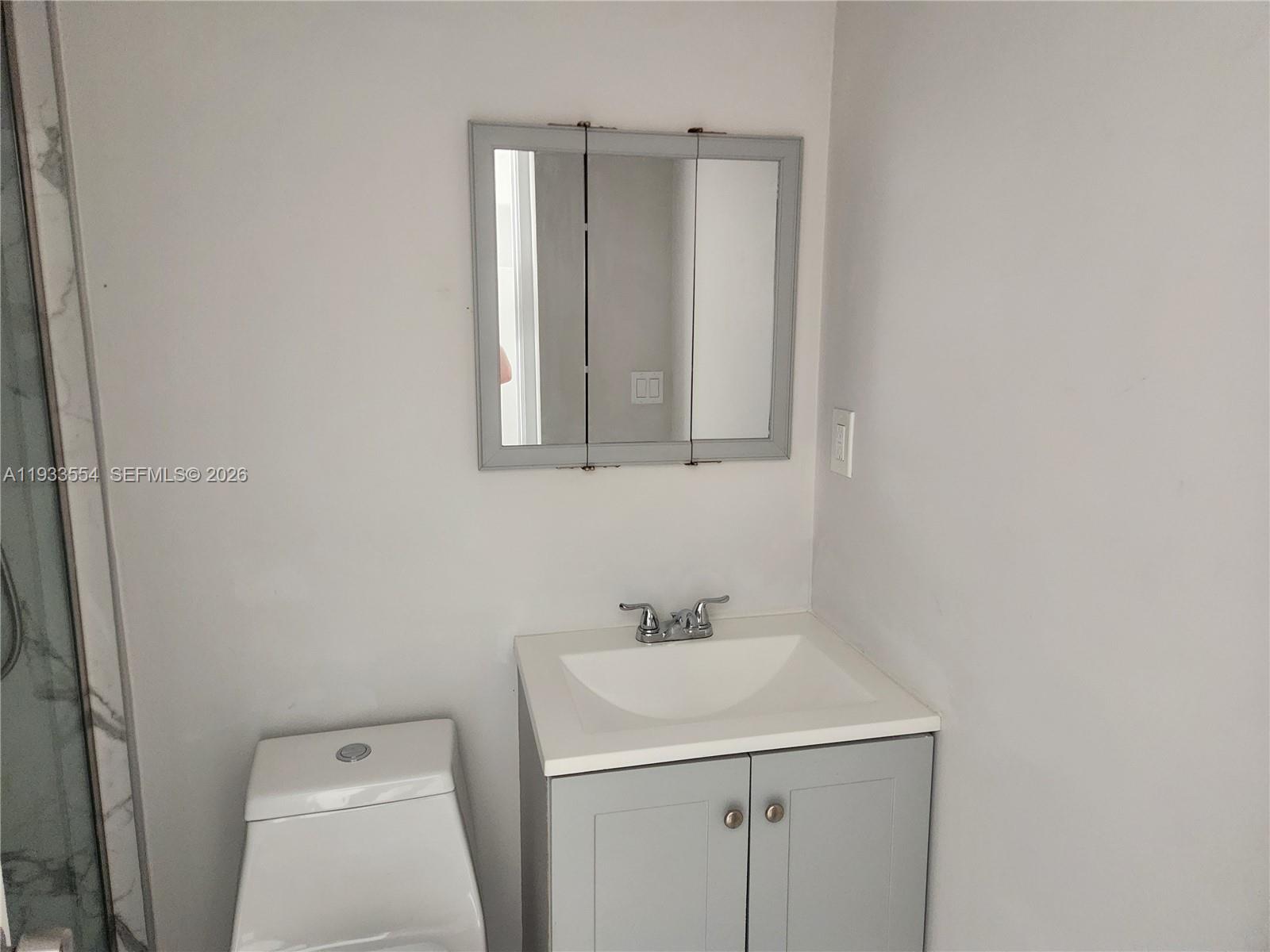 FLAMINGO ESTATES - Residential Lease