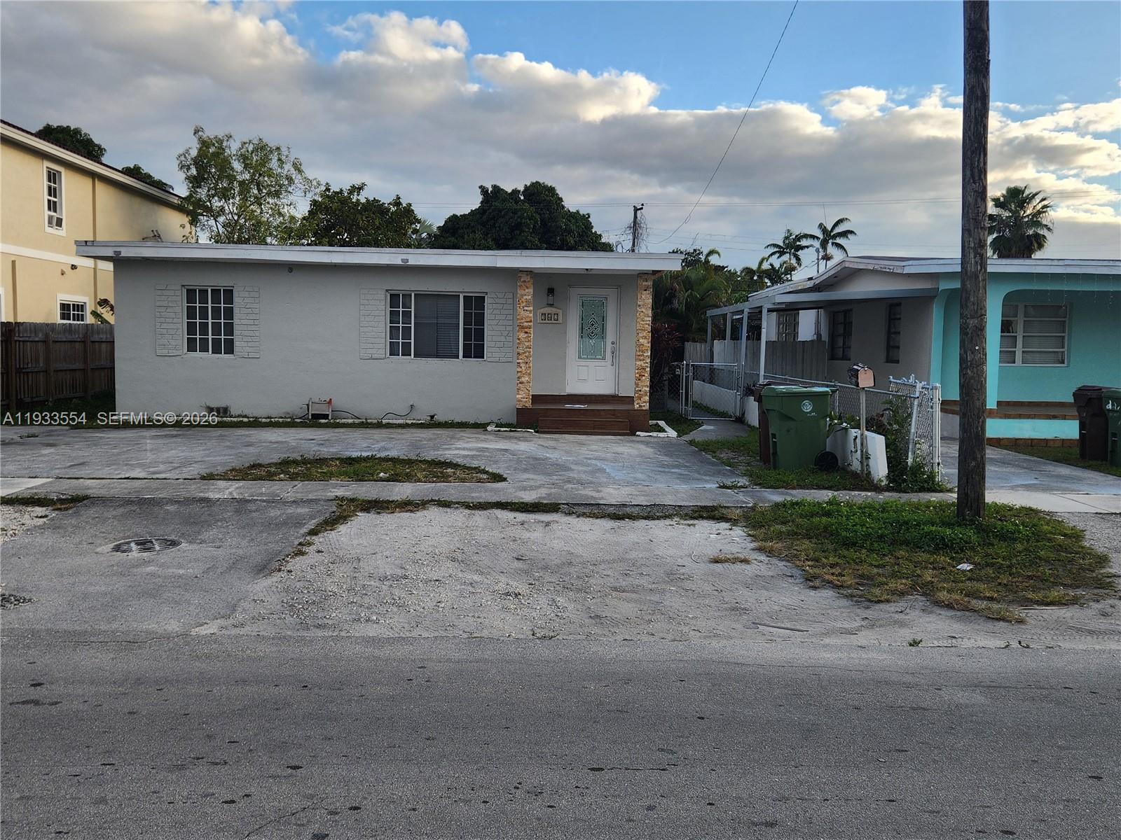 FLAMINGO ESTATES - Residential Lease