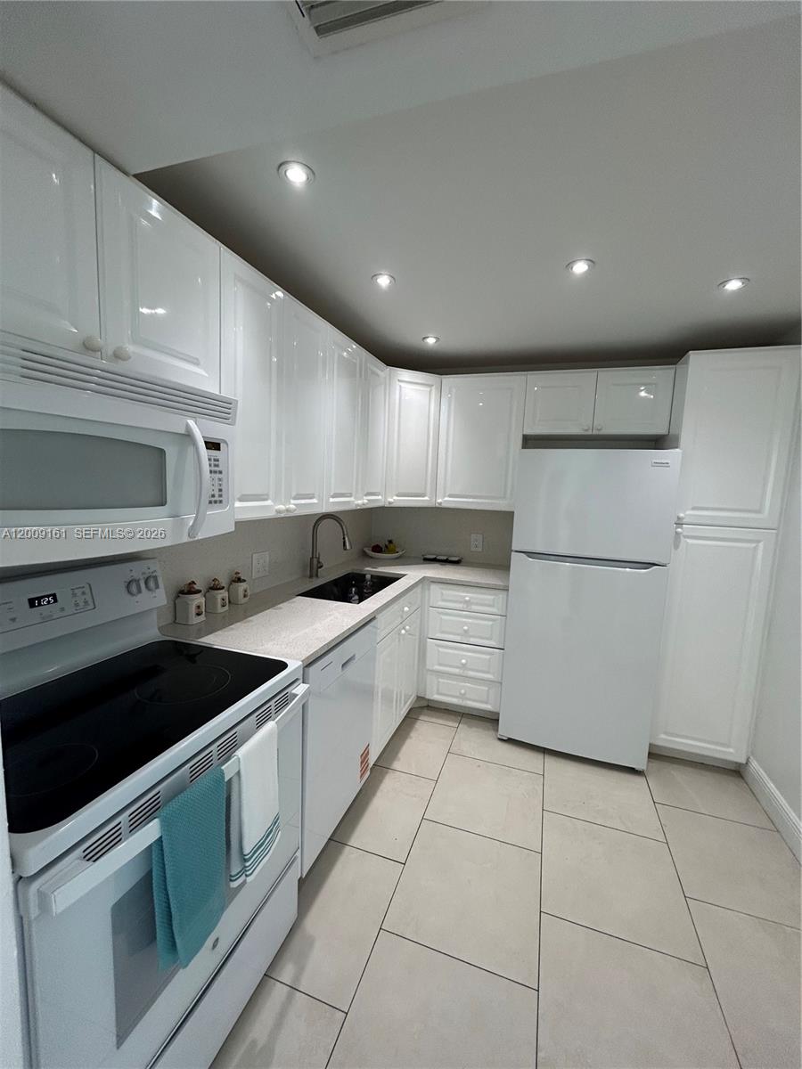 CORONADO CONDO- TOWER II - Residential