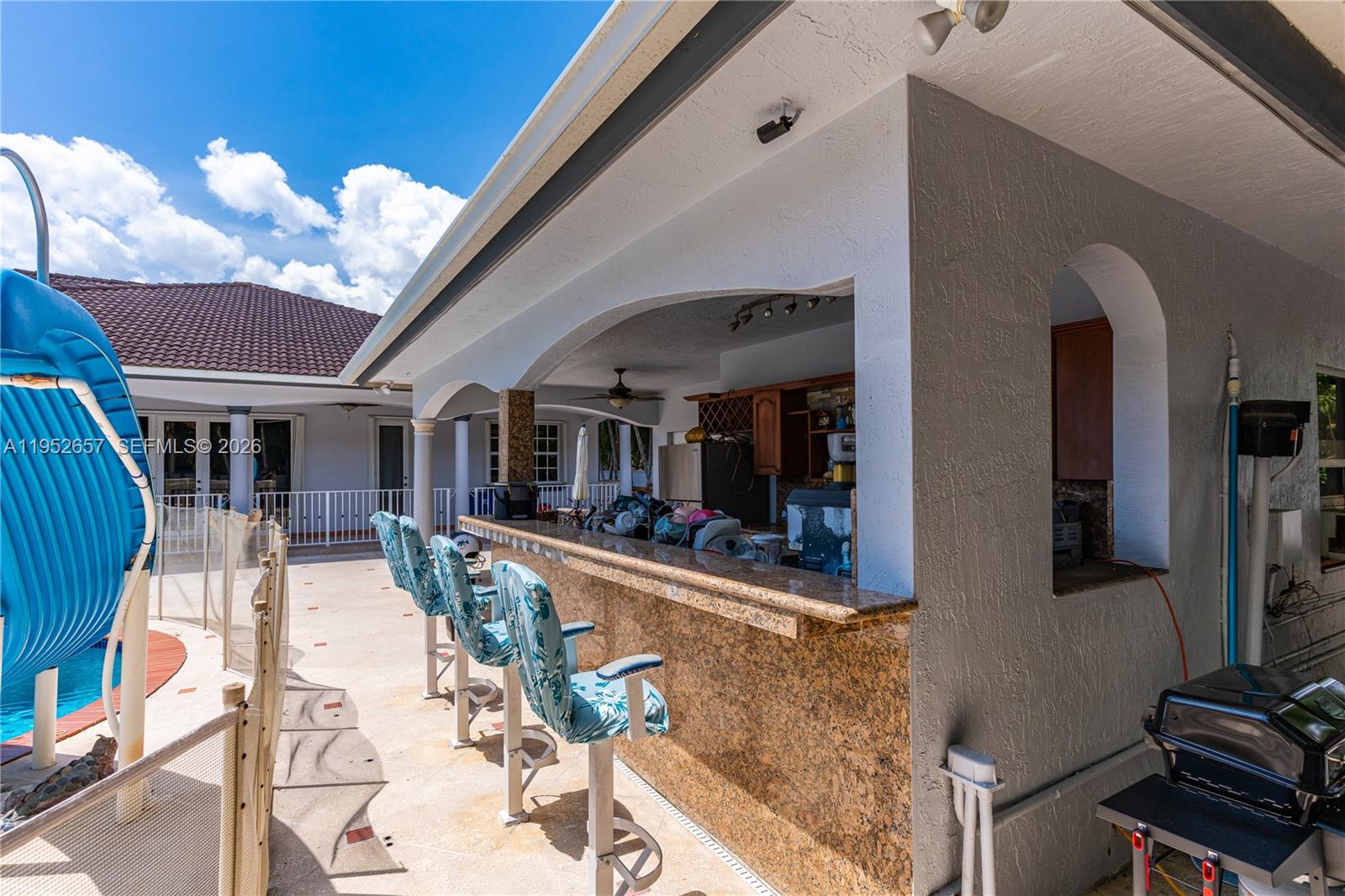 ESTATE MANSIONS - Residential
