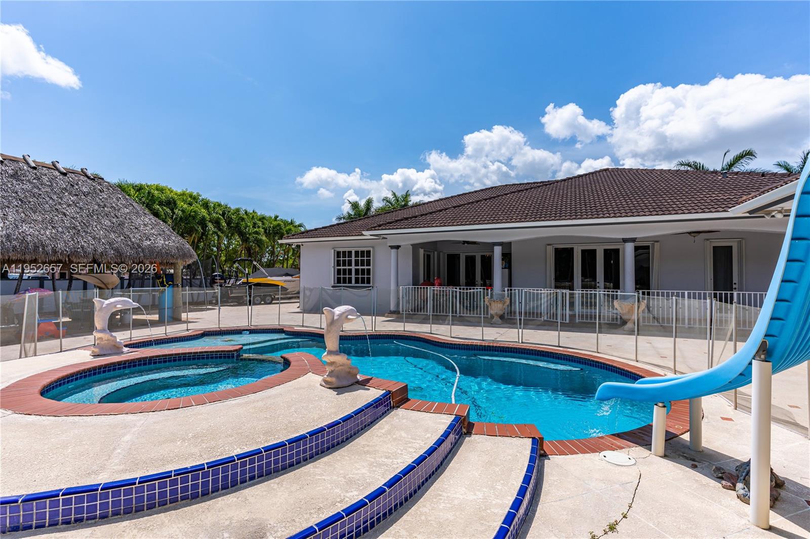 ESTATE MANSIONS - Residential