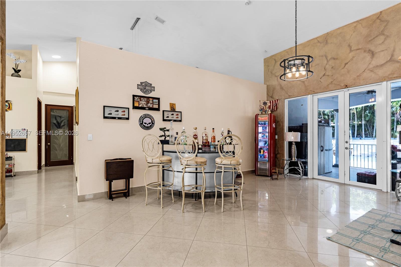 ESTATE MANSIONS - Residential