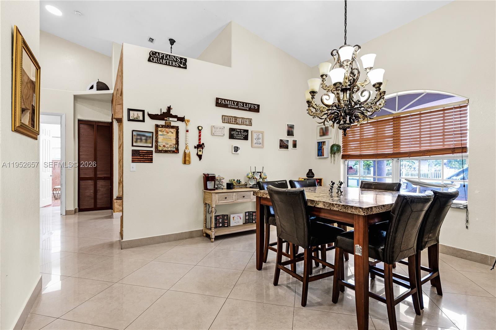 ESTATE MANSIONS - Residential