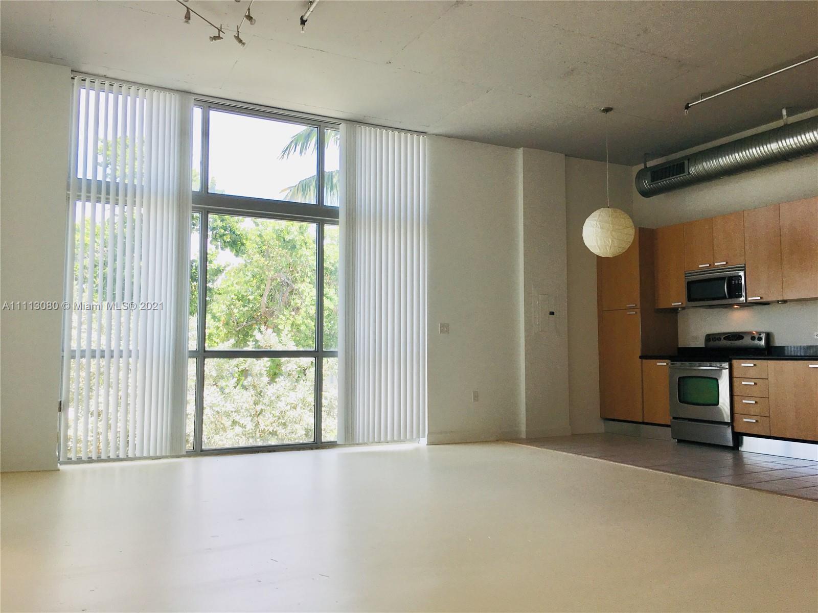 LOFTS AT HOLLYWOOD STATIO - Residential