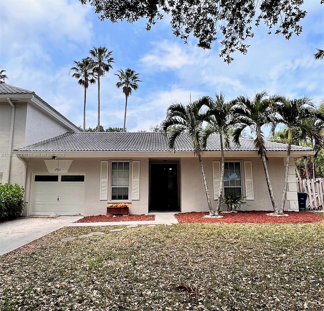 EMBASSY LAKES - Residential Lease