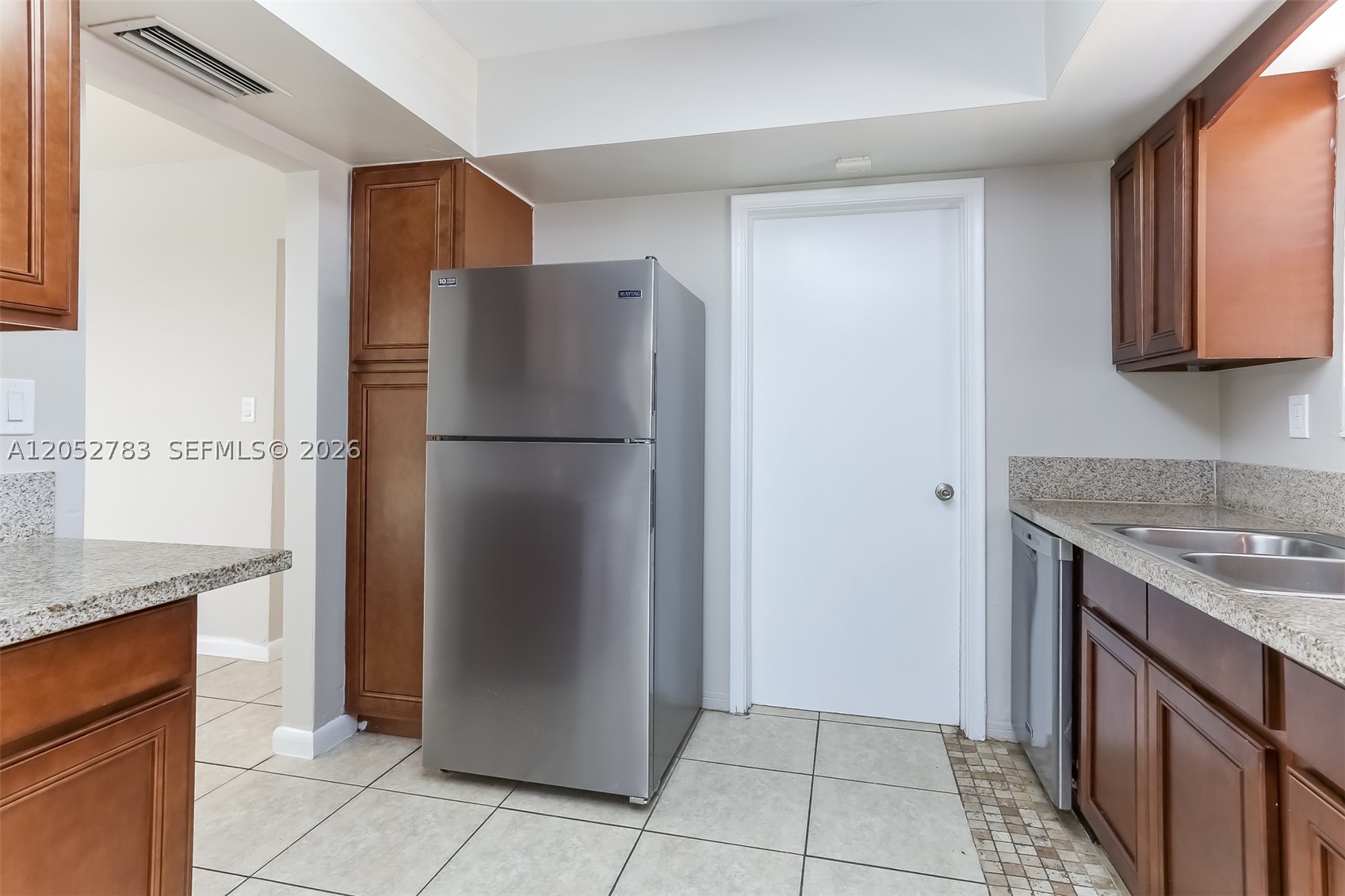 HOLIDAY VILLAGE SEC TWO - Residential Lease