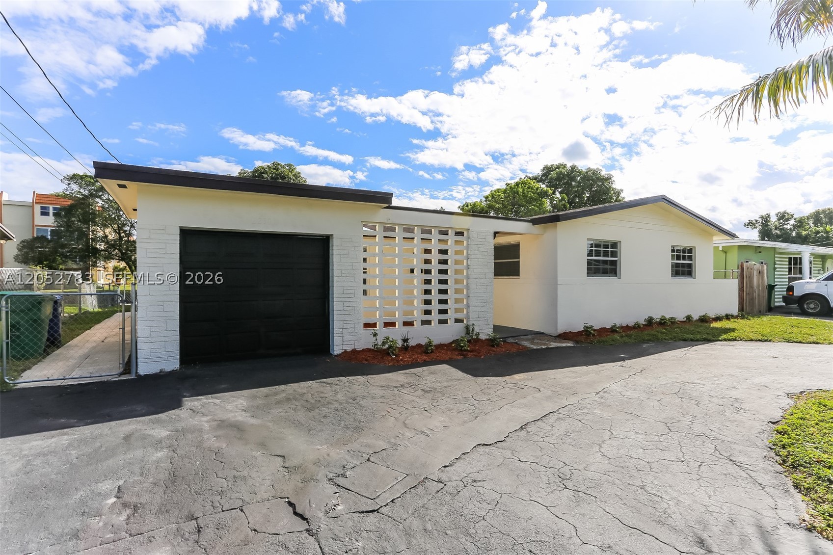 HOLIDAY VILLAGE SEC TWO - Residential Lease