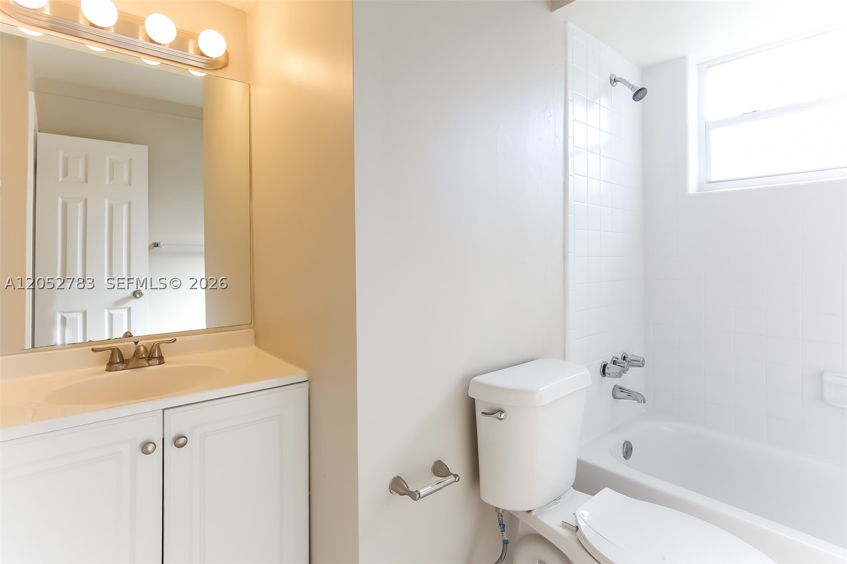 HOLIDAY VILLAGE SEC TWO - Residential Lease