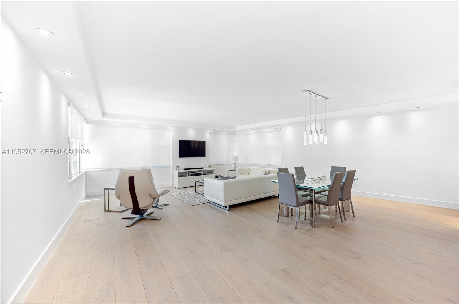 IMPERIAL HOUSE CONDO - Residential