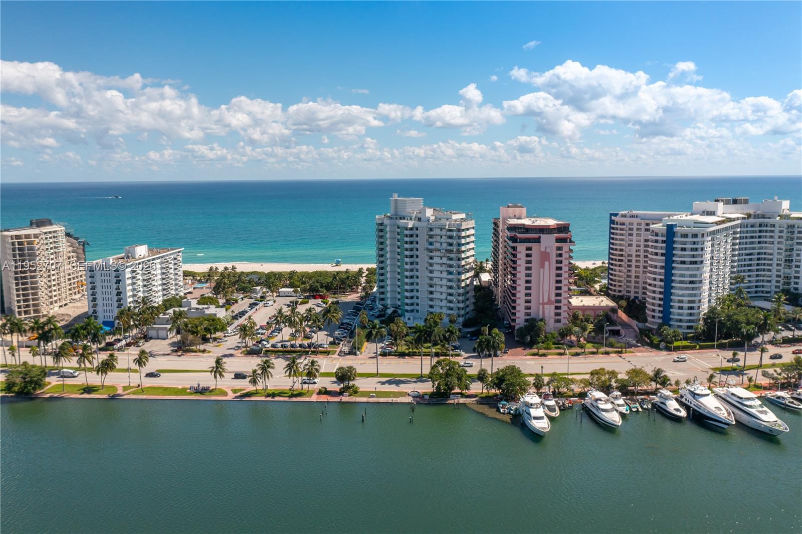 IMPERIAL HOUSE CONDO - Residential
