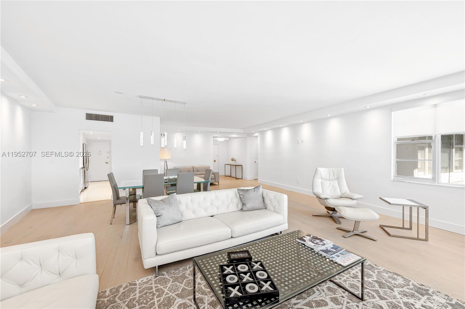 IMPERIAL HOUSE CONDO - Residential