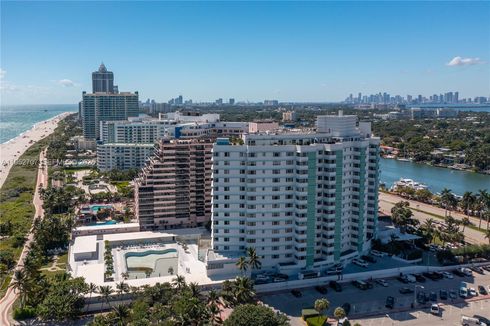 Fully remodeled unit with top of the line finishes and professionally renovated. Italian hardwood and porcelain floors. Beautiful ocean view. Located in the most quiet building of millionaire road. Maintenance includes all utilities.