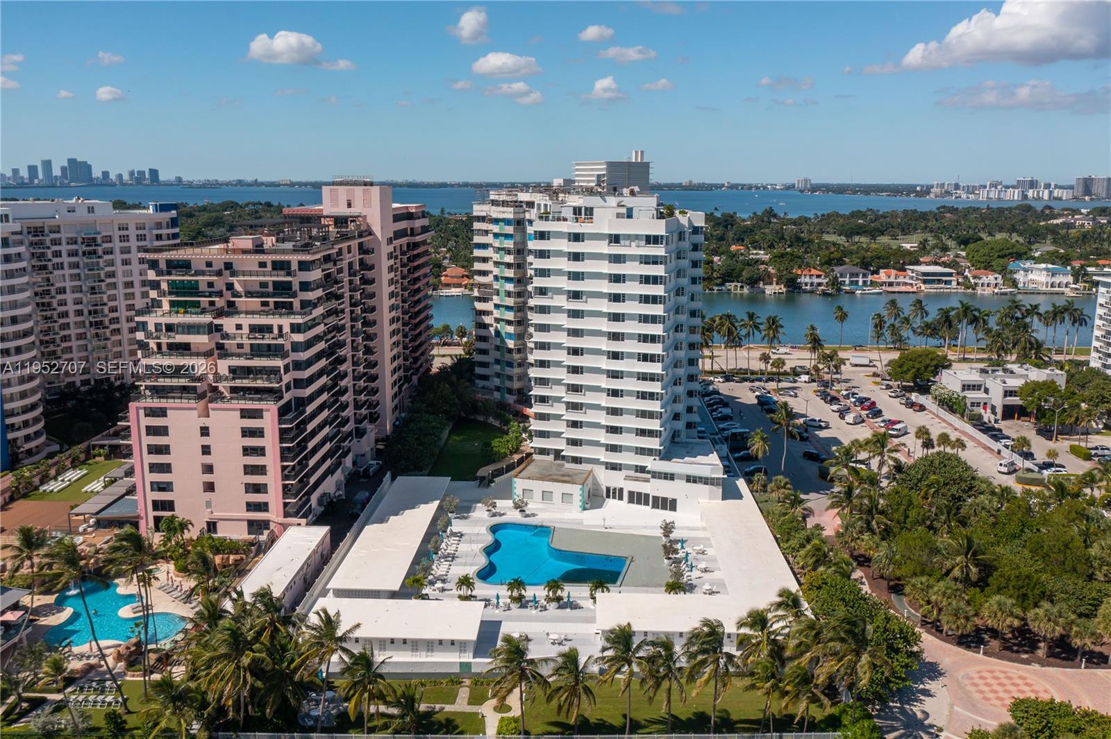 IMPERIAL HOUSE CONDO - Residential