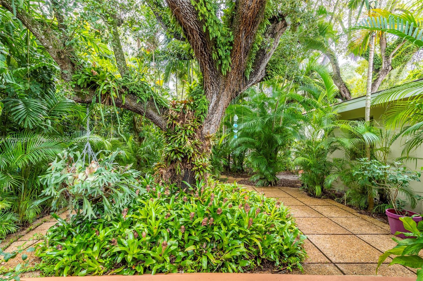 CORAL GABLES RIVIERA SEC - Residential