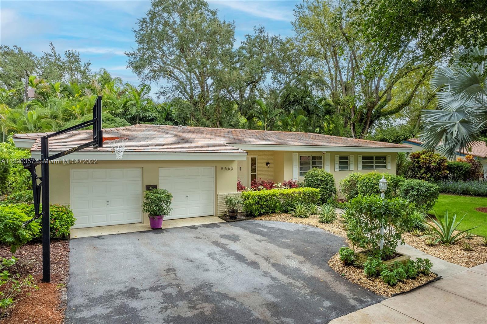 CORAL GABLES RIVIERA SEC - Residential