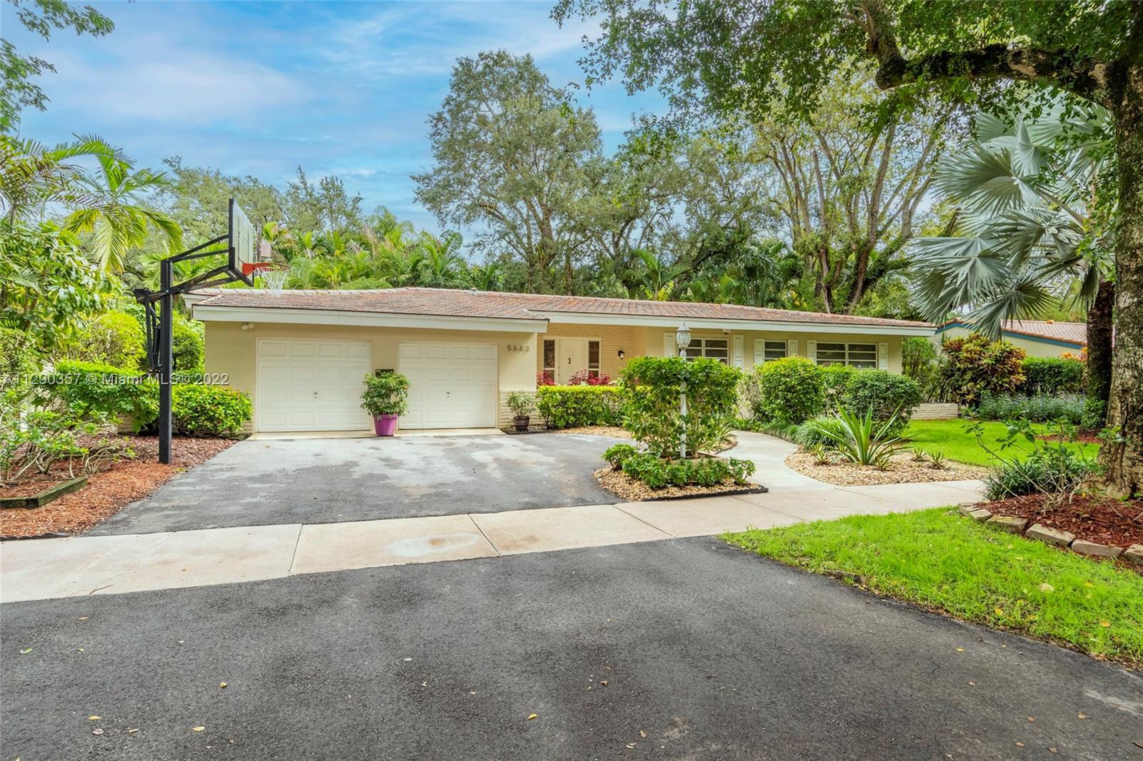 CORAL GABLES RIVIERA SEC - Residential