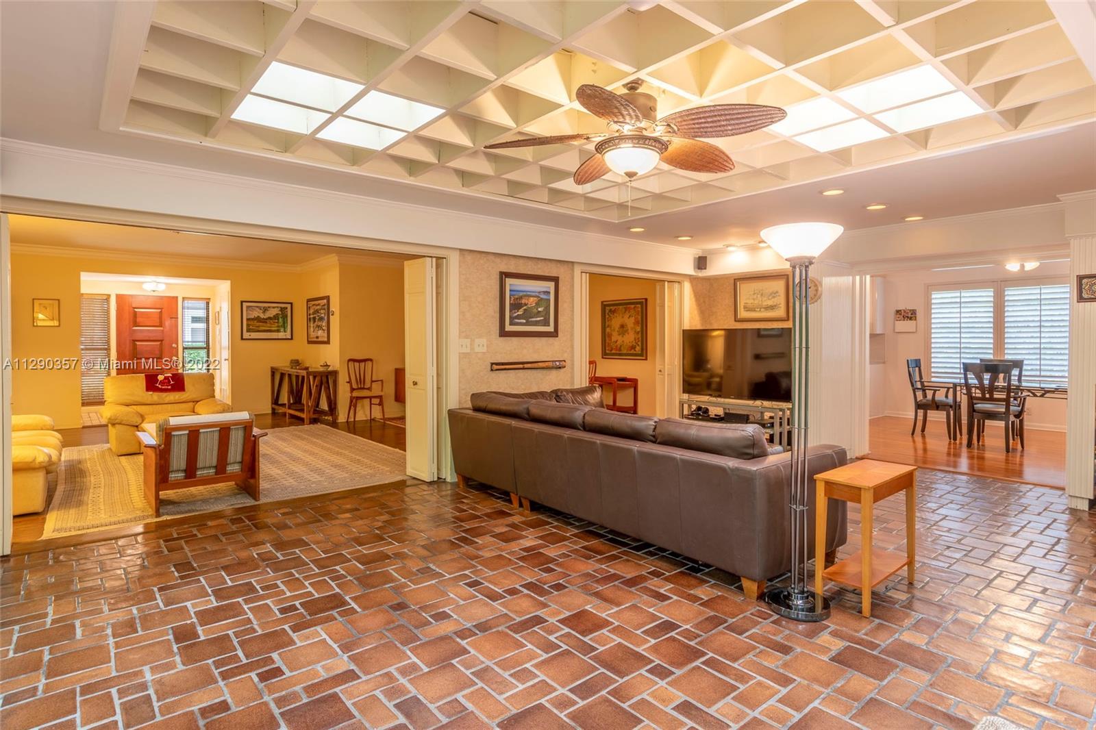 CORAL GABLES RIVIERA SEC - Residential