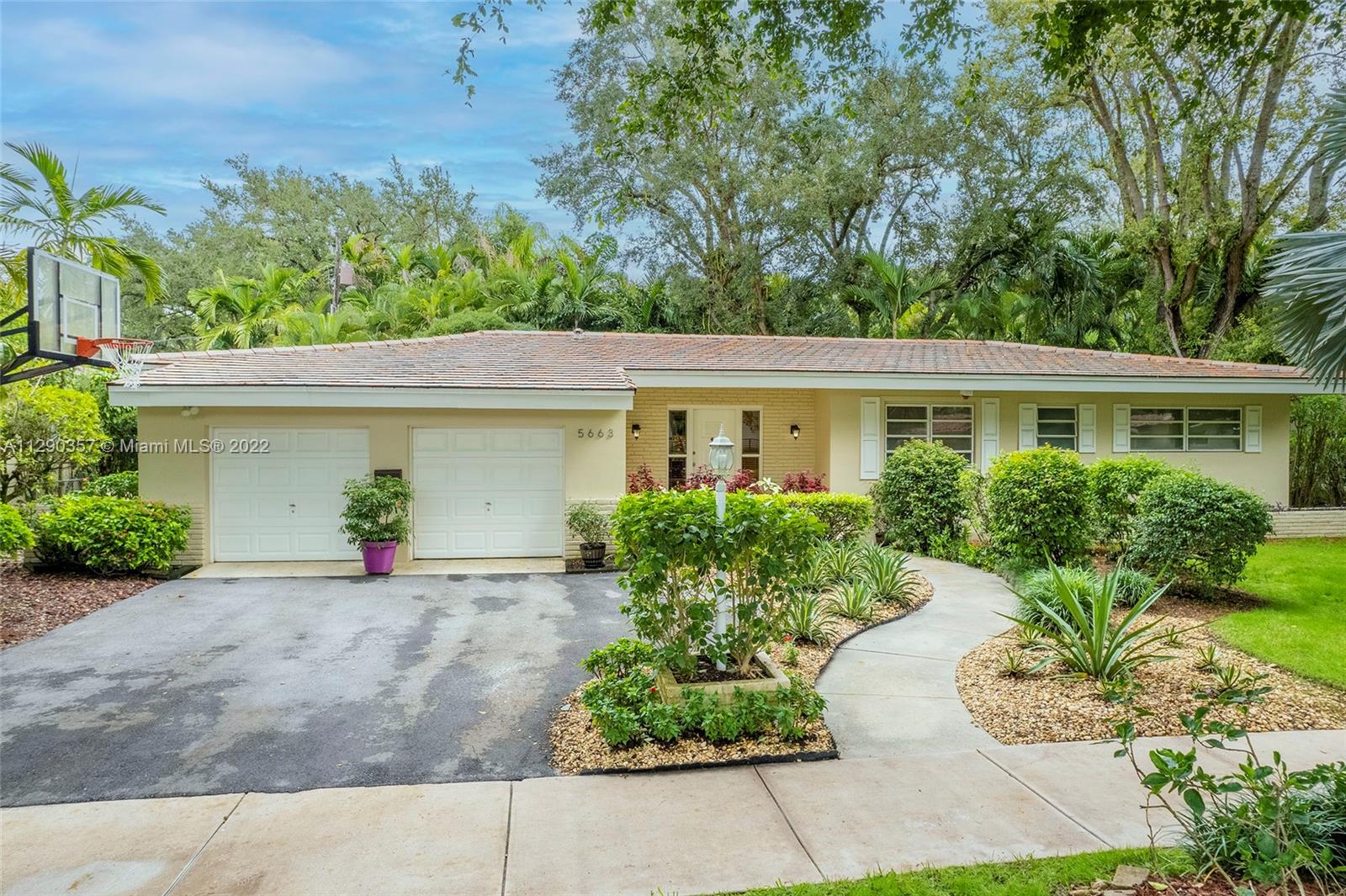 CORAL GABLES RIVIERA SEC - Residential