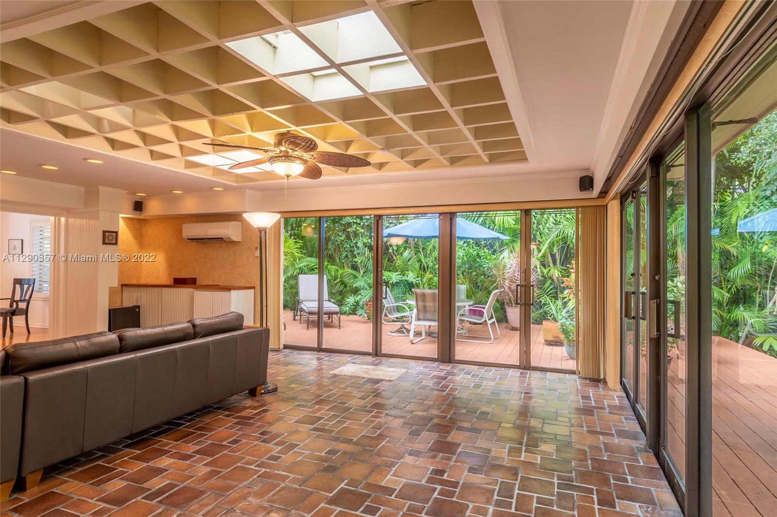 CORAL GABLES RIVIERA SEC - Residential